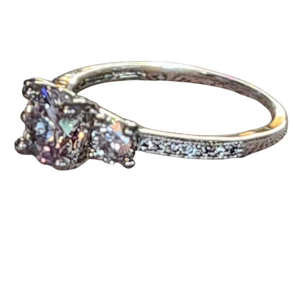 💍NEW & BEAUTIFUL💍 Three Stone Round CZ Engagement Ring Silver Tone Pave Size 9